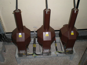 Epoxidovo-živicové voltážne transformery